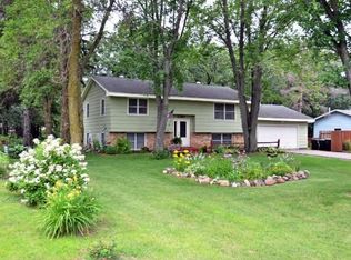2304 S Coon Creek Dr NW, Andover, MN 55304