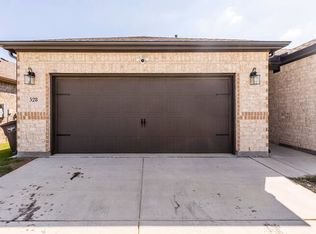 528 Bronze Forest Dr, Fort Worth, TX 76131