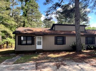 2459 Strickland Bridge Rd, Fayetteville, NC 28306