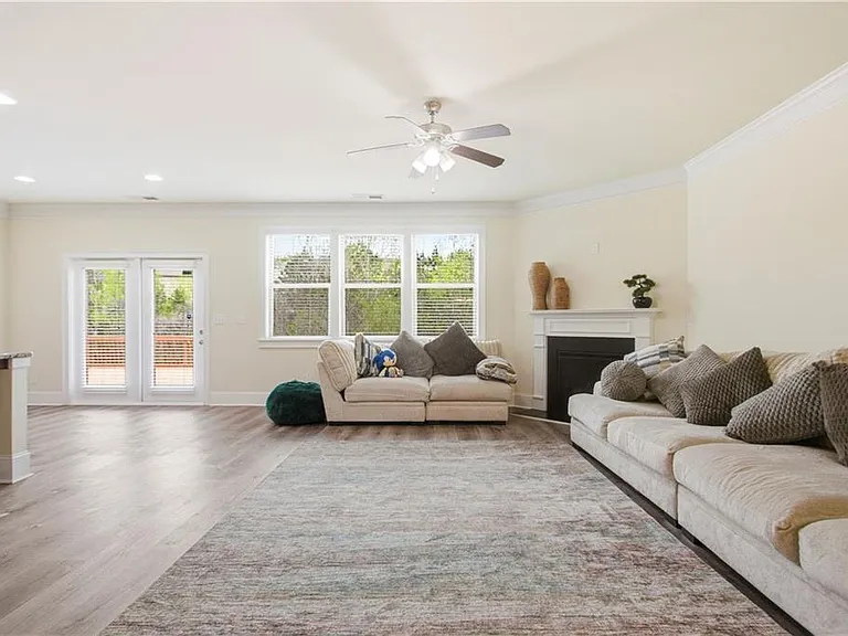 1220 Wesleyan Pl — Photo 10
