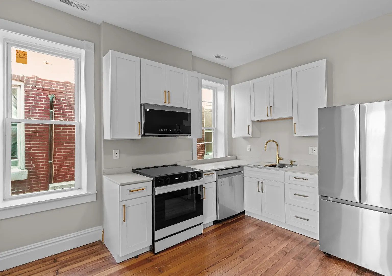 3518 Iowa Ave - 3518 Iowa Ave - 2nd Floor — Photo 1