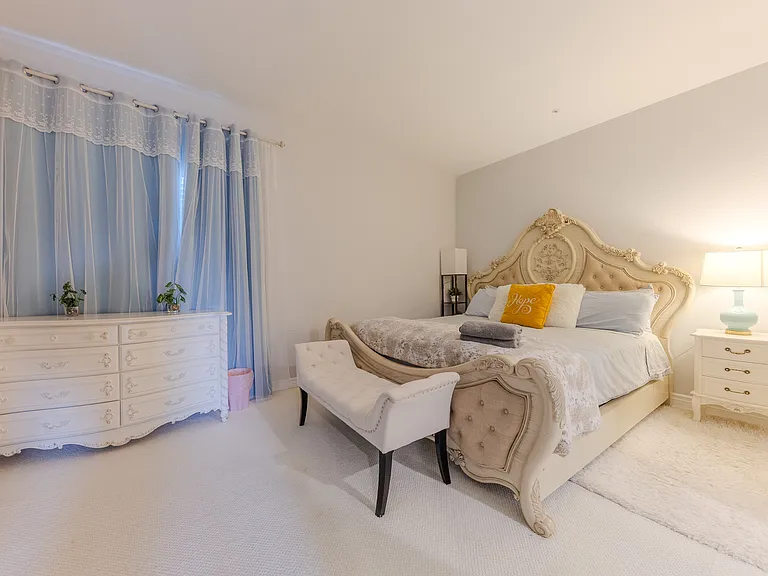 628 E Walnut St — Photo 20