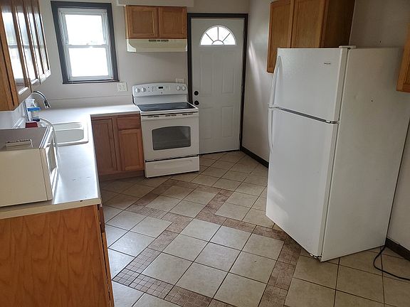 5th image of 9180 Redwood Dr