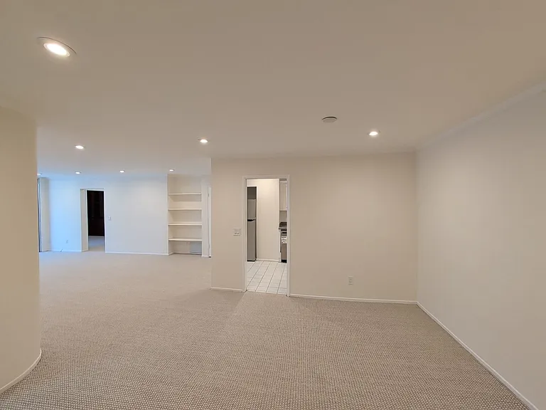 415 Montana Ave — Photo 4