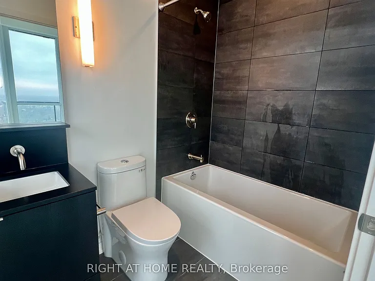 110 Broadway Ave #LPH09 — Photo 12
