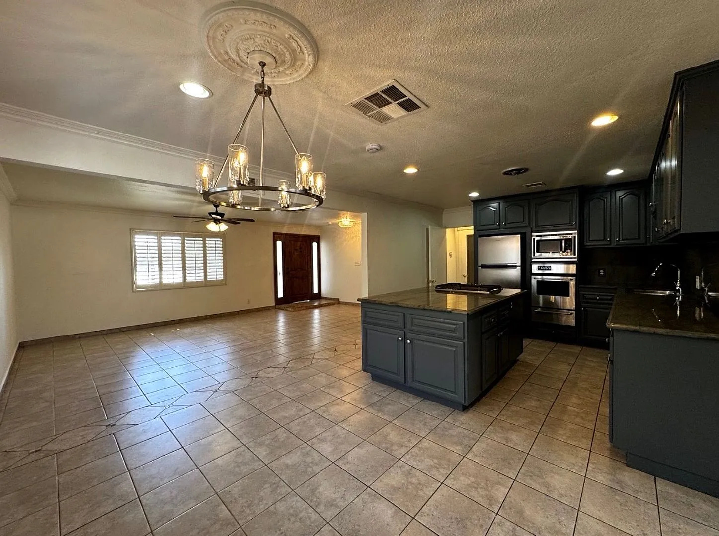 4bd 2ba in Glendora with Pool! — Photo 4
