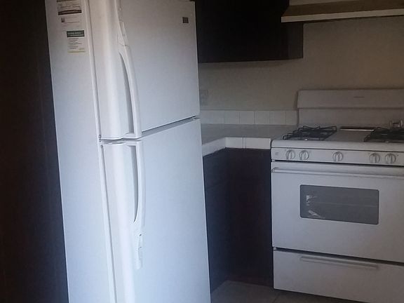 4th image of 888 Greenfield Ave APT L