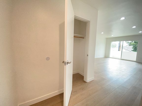 4th image of 1489 S Canfield Ave #301A