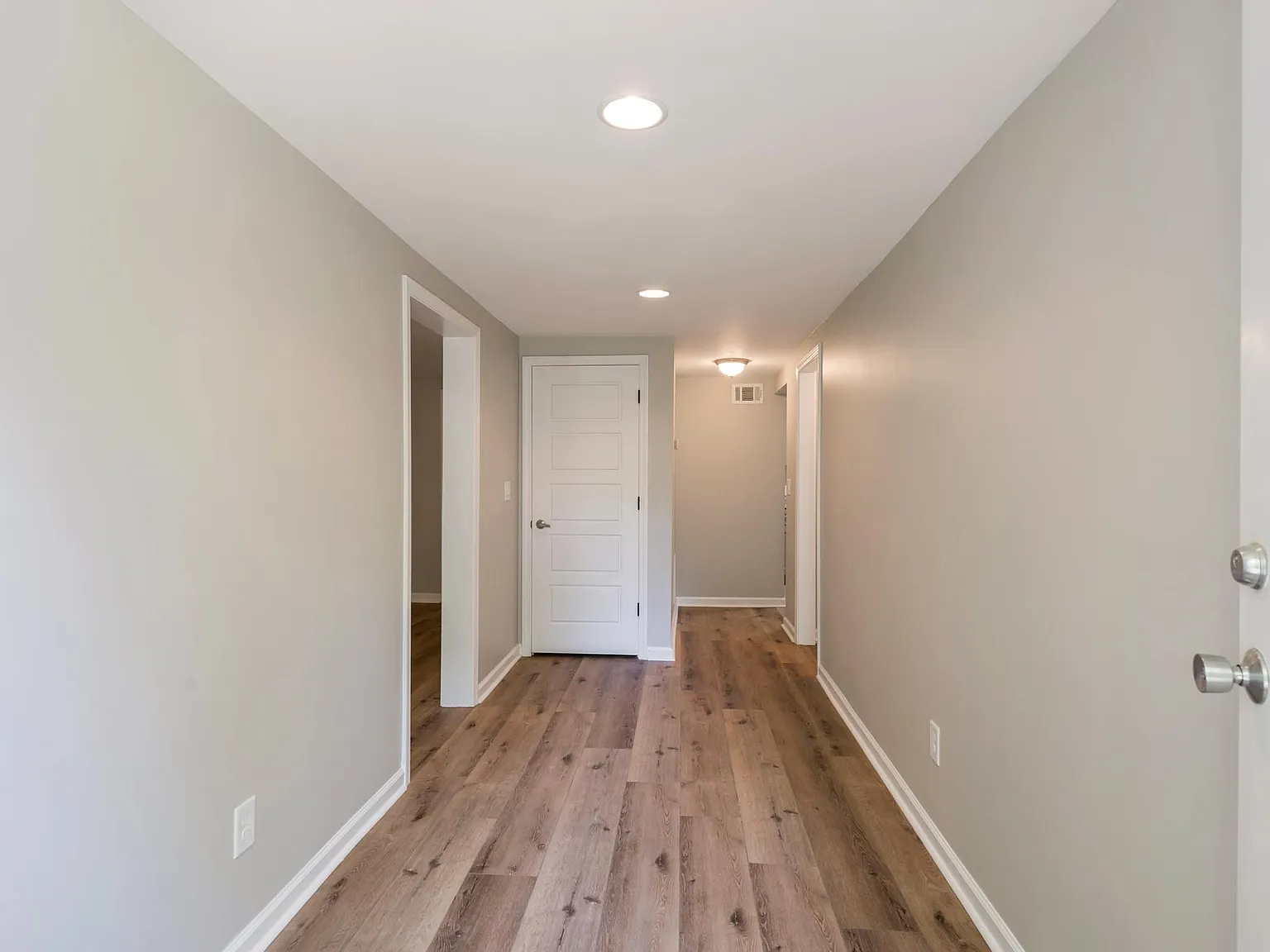 1 bed, 750 sqft, $1,599 — Photo 4