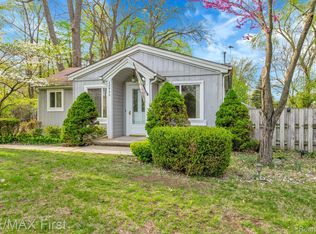 28940 Broadmoor St, Livonia, MI 48154