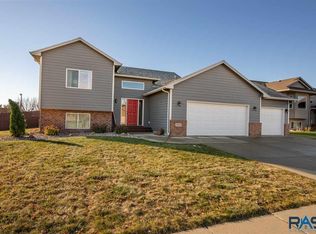 305 W 7th St, Tea, SD 57064