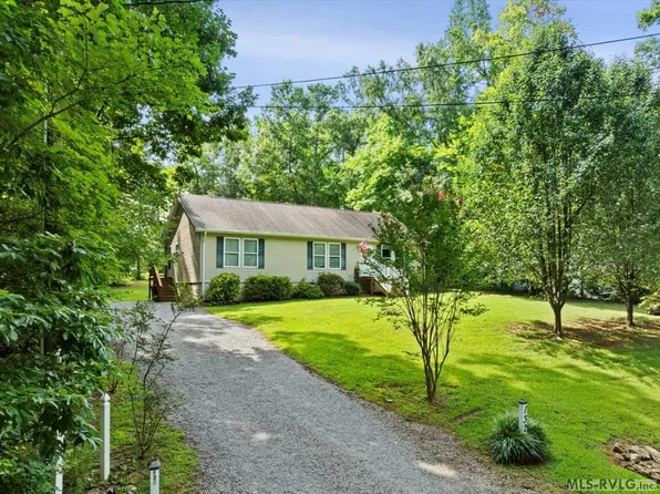 132 Fairway Ct, Bracey, VA 23919