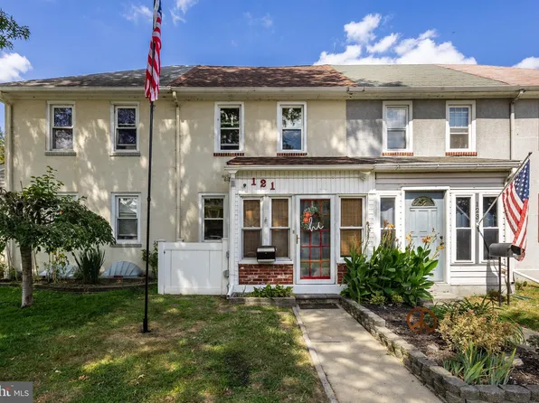 121 Pershing Rd, Brooklawn, NJ 08030