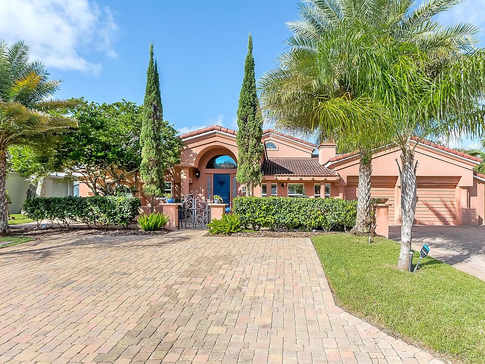 1st image of 12 Tanglewood Cir
