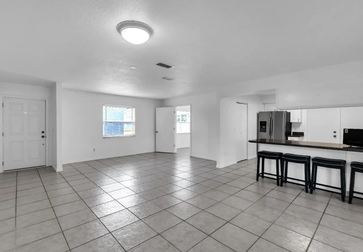 11706 Oban Ave — Photo 2
