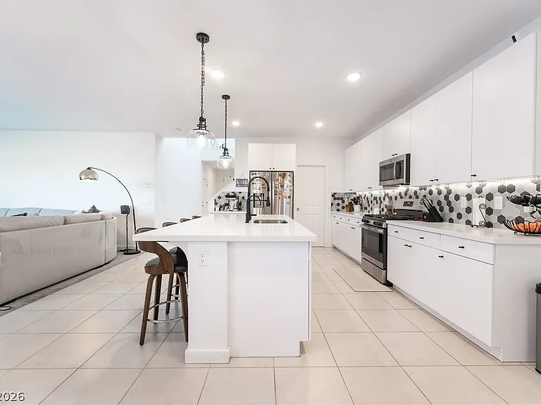 720 Emerson Creek Ct — Photo 14