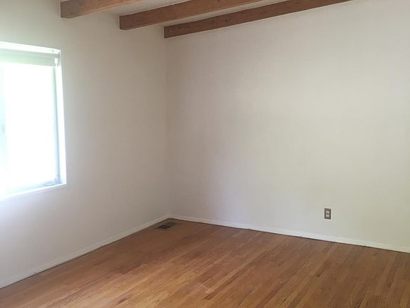 5th image of 3310 Effie St