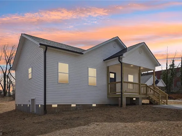 608 Gilmer St, Burlington, NC 27217