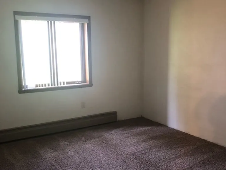 Village Park Apartments-Appleton — Photo 5