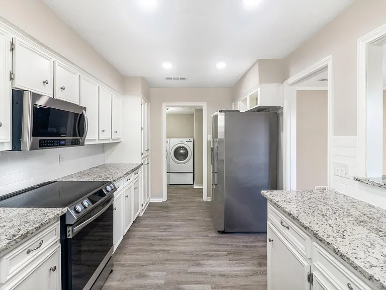 2179 Southern Pl #A — Photo 6