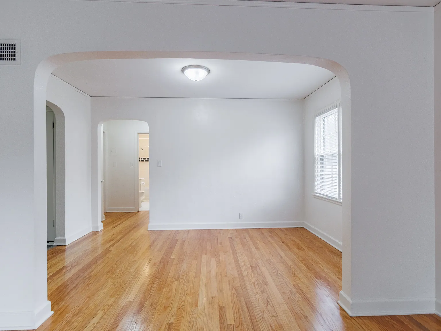 1704 Dakota Street — Photo 1