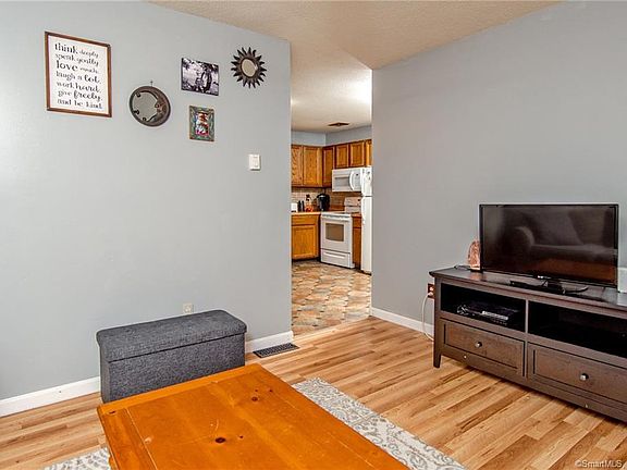 3rd image of 19 Potvin Ave