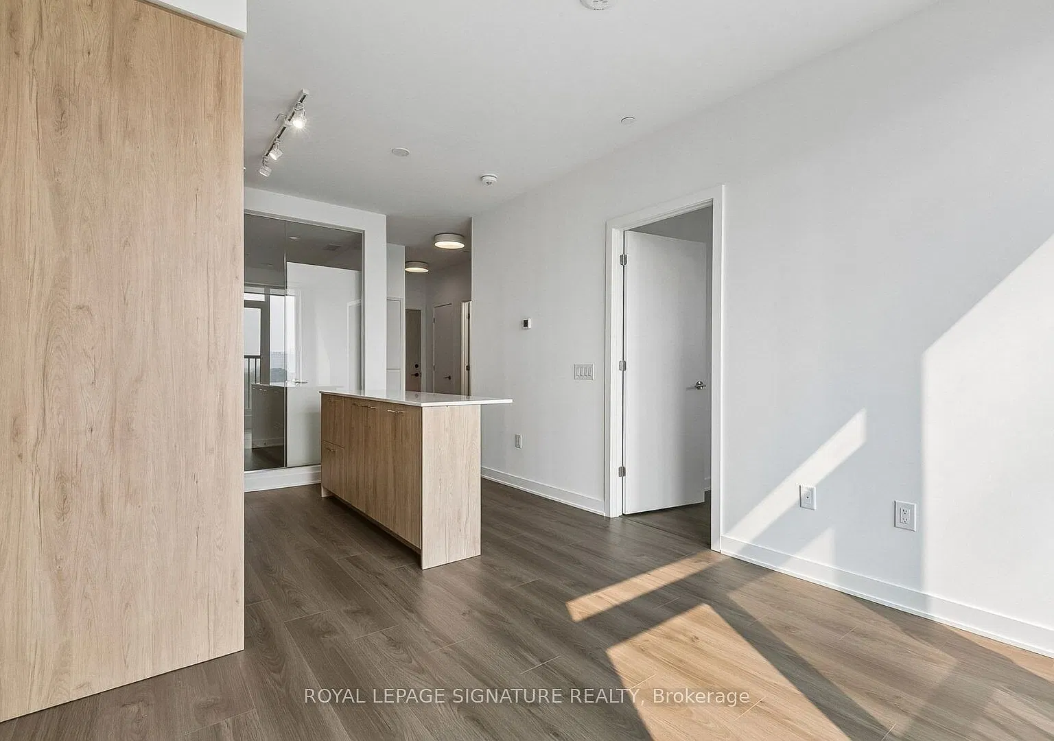 2 bed, $2,600 — Photo 4