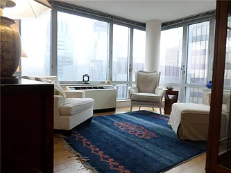 Rented by R New York