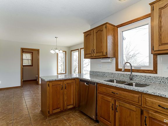 3rd image of 6439 Aminda St