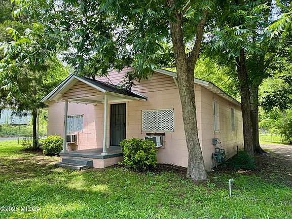 2nd image of 3767 Fairmont Ave