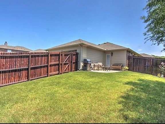 5th image of 2217 Julian Dr