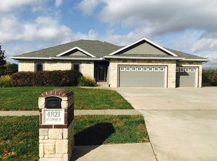 4821 NW Linwood Dr, Topeka, KS 66618