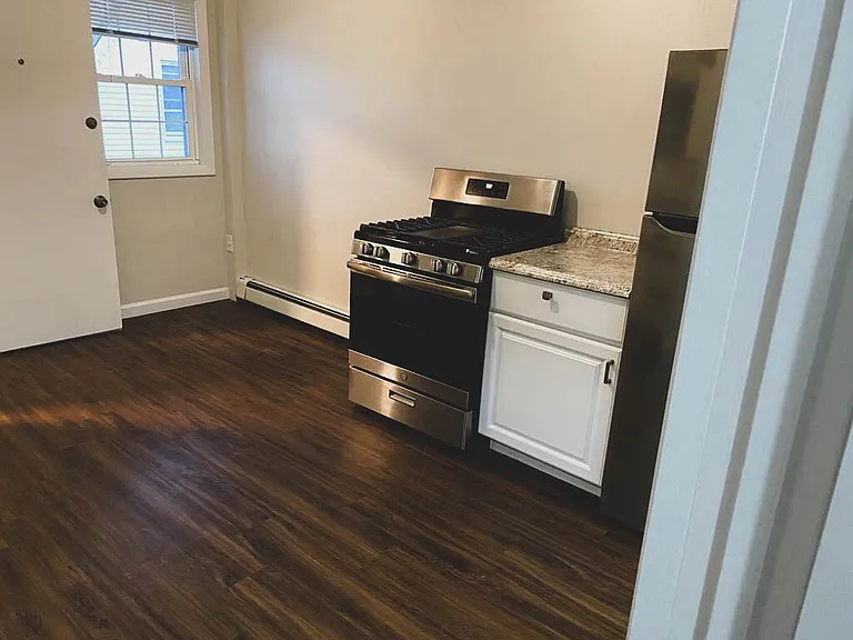 33 Tingley St #2R — Photo 9