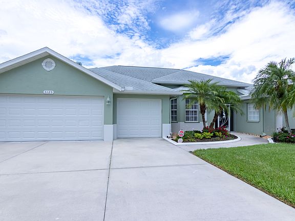 PARKING FOR 6 OFF STREET