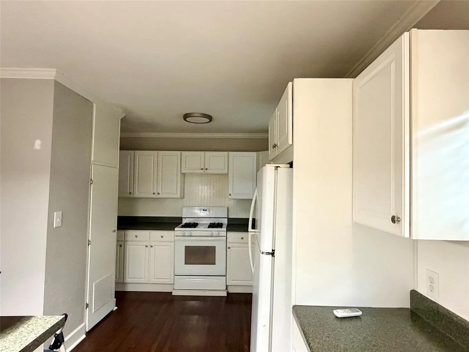 2 bed, 1.0 bath, 1290 sqft, $1,350 — Photo 4