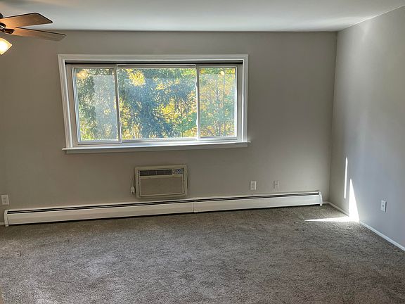 3rd image of 31831 Grand River Ave Unit 2