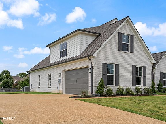 2nd image of 106 Garrett Dr
