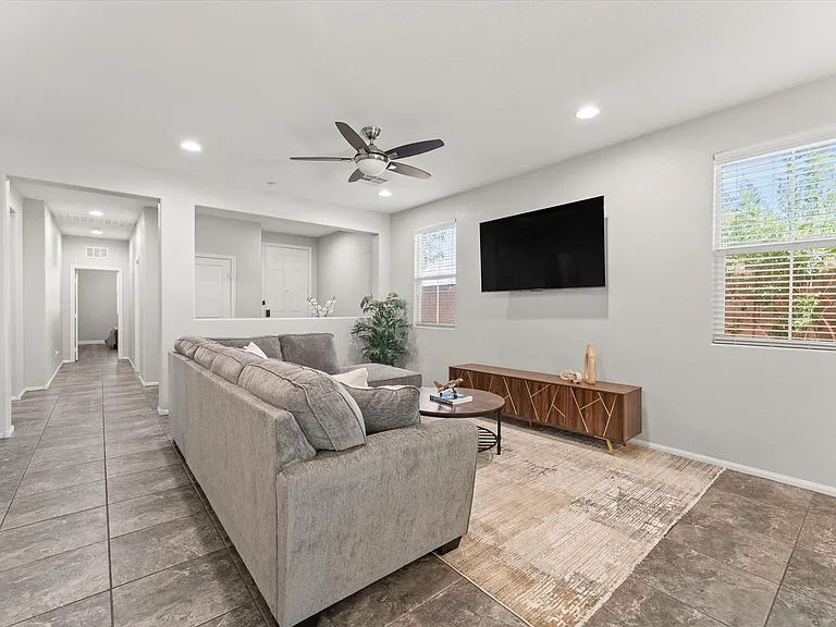 700 Sea Coast Dr — Photo 6
