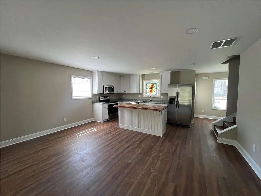 3 bed, 2.0 bath, $1,850 — Photo 3