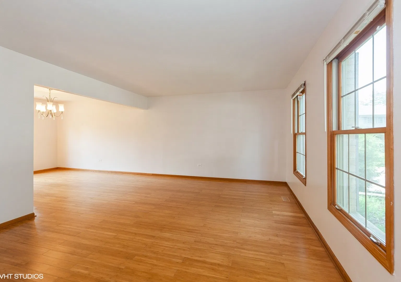 4 bed, 3.5 bath, 2972 sqft, $3,800 — Photo 2