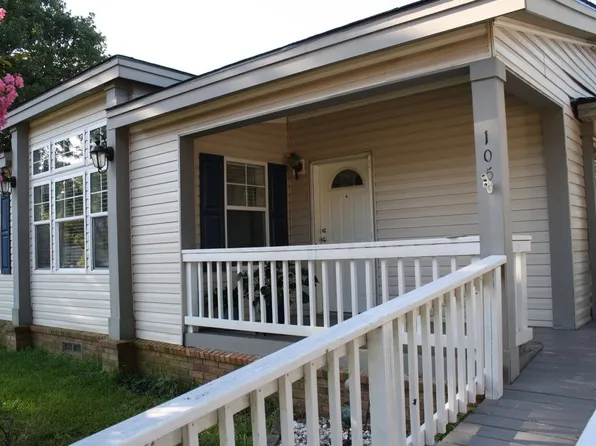 105 Grande Ln, Mabank, TX 75156