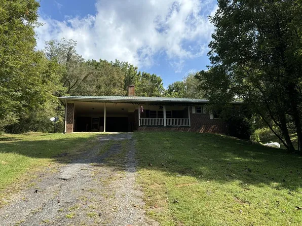 5696 Fires Creek Rd, Hayesville, NC 28904