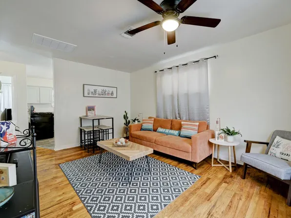 220 Caplin St, Houston, TX 77022