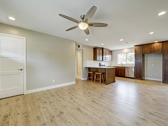 4th image of 2557 E Jacinto Ave