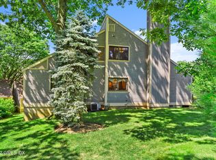 420 W Lyon Farm Dr UNIT 420, Greenwich, CT 06831
