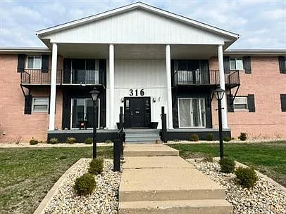316 S Ridgewood Dr #D