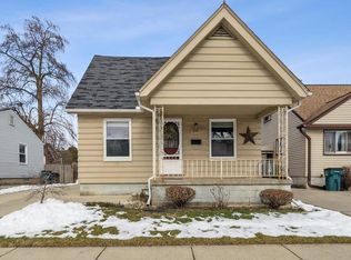 238 Massoit St, Clawson, MI 48017