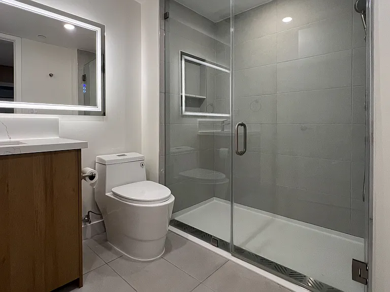941 N Martel Ave #102 — Photo 7