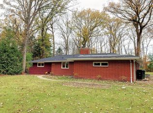 1622 Oak Lawn Dr, Racine, WI 53402