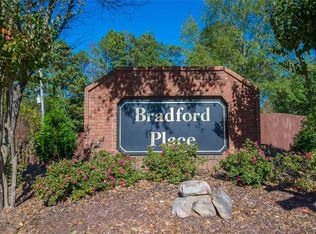 899 Bradford Ln, Marietta, GA 30062